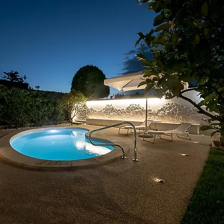Iara Villa *