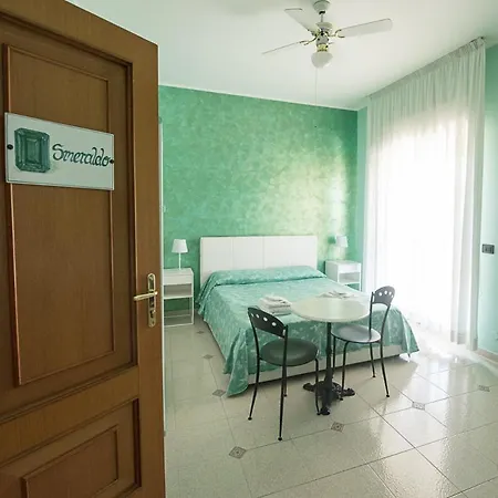 Iara Villa *