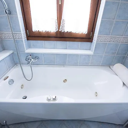 Iara Villa *