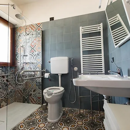 Iara Villa *