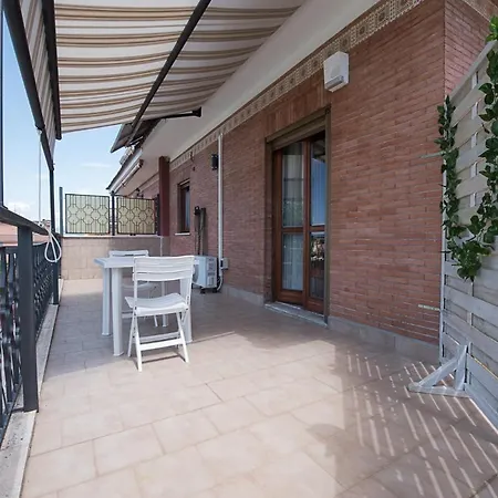 Iara Villa *